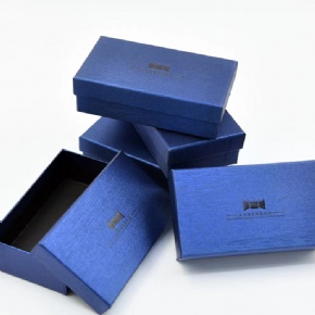 Custom Two Part Lift Off Lid Luxury Gift Boxes